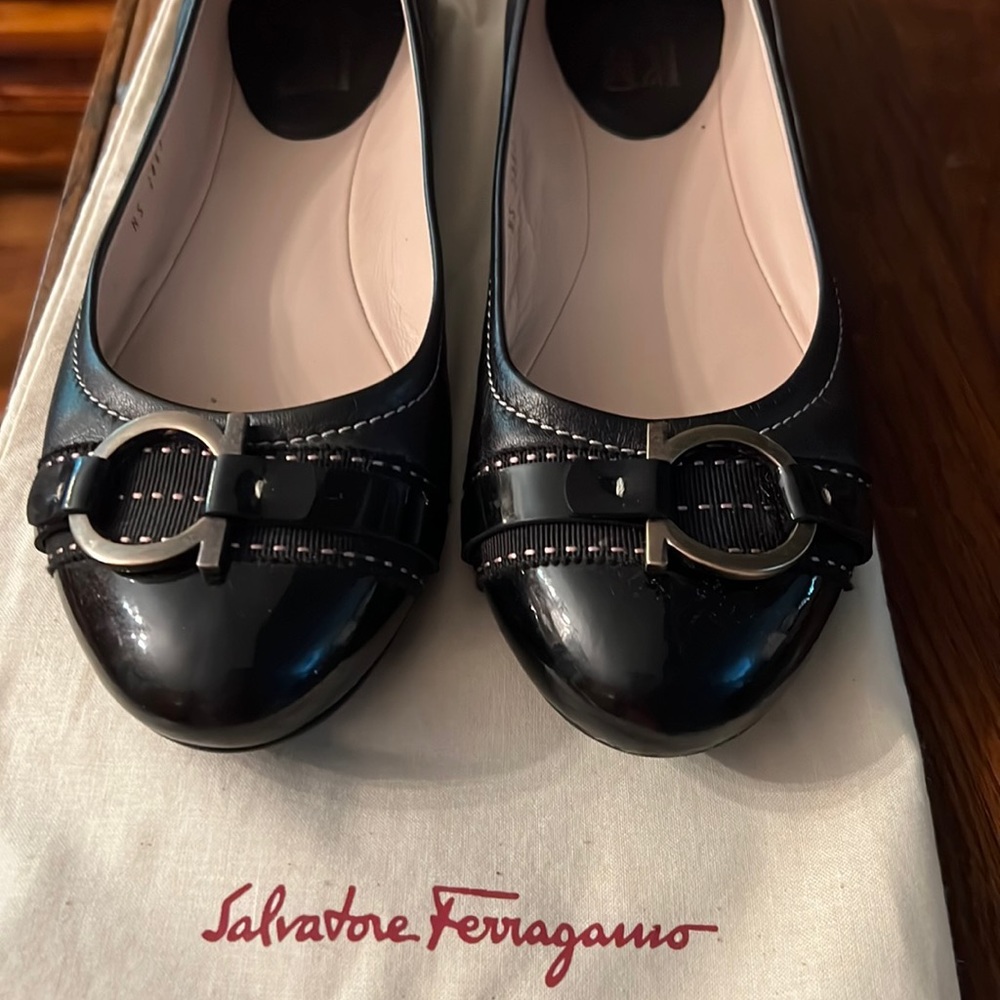 Ferragamo Perfect Signature Flats